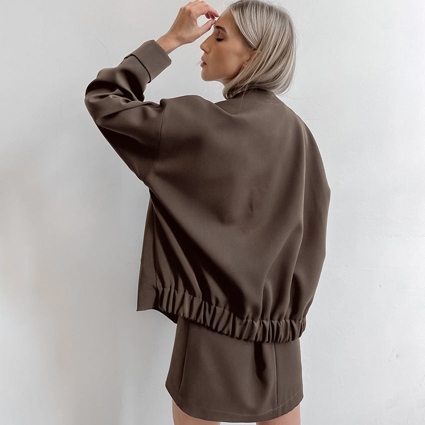 Dame afslappet blazer- og nederdelssæt med elegant lynlås Stilla