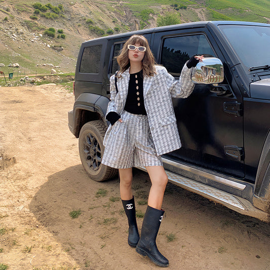 Dame cropped skjorte med lange ærmer og klassisk krave Stilla