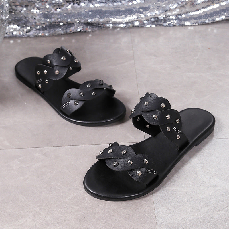 Dame åbne remsandaler med moderne nitter og fleksibel fodseng Stilla