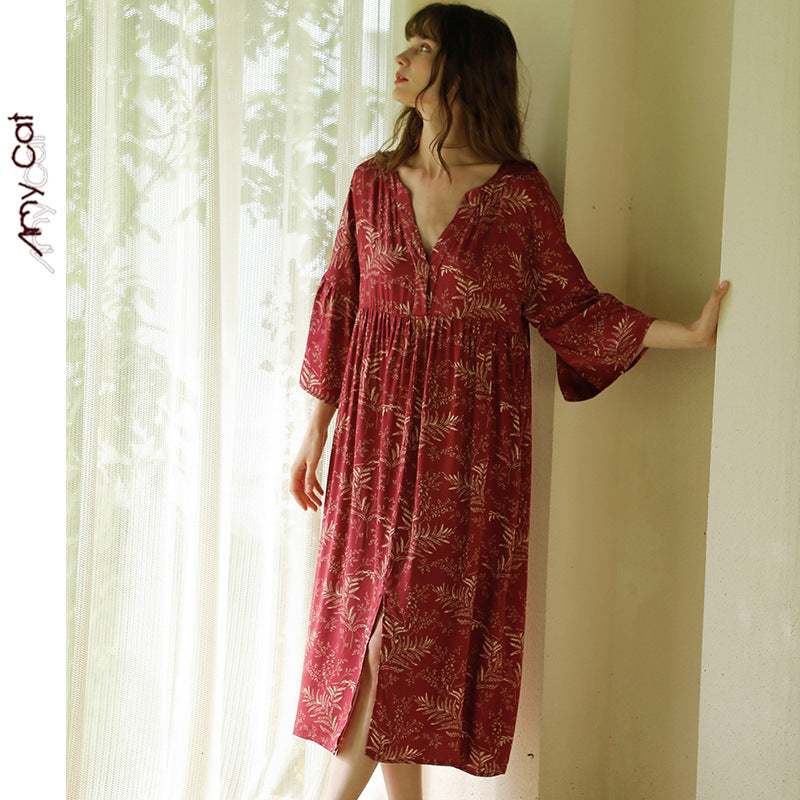 Dame afslappet sommerkjole med elegante volants og blomstret design Stilla