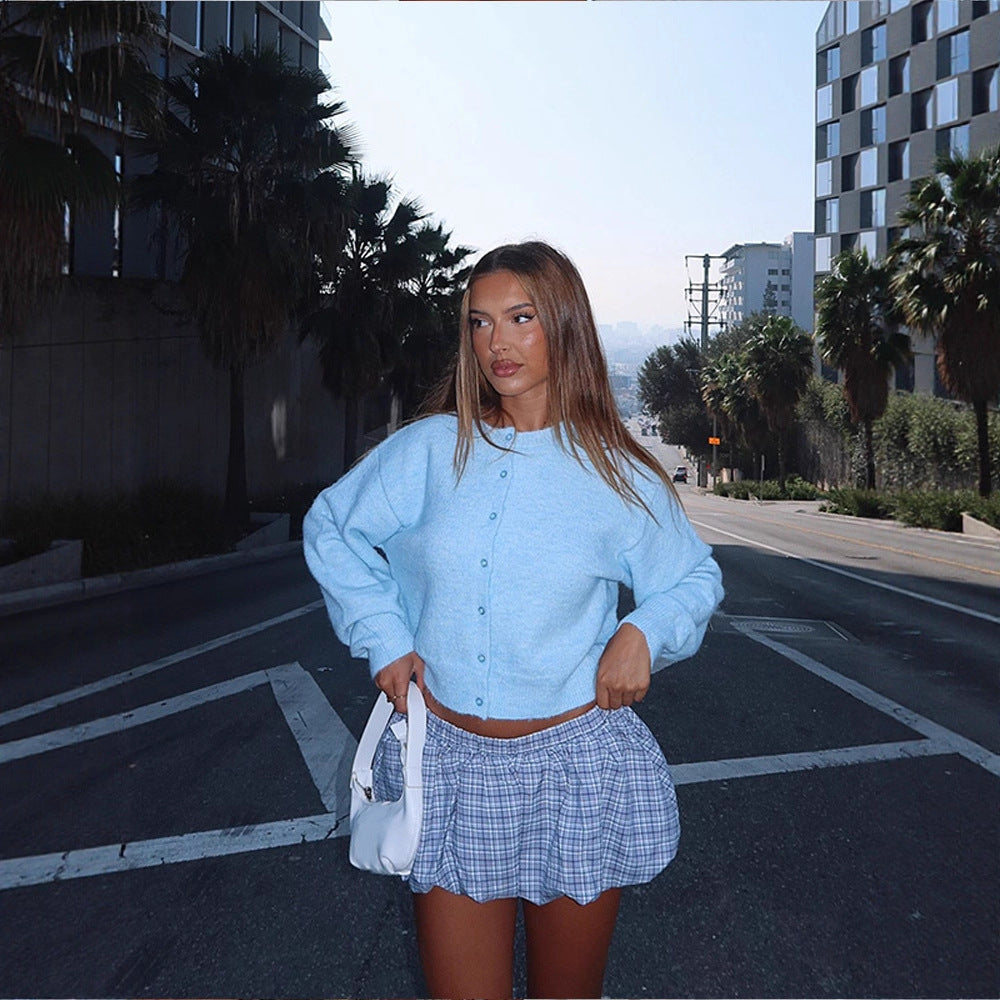 Dame afslappet kort striktrøje med knapdetaljer Stilla