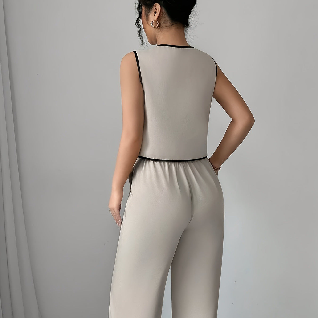 Dame Elegant Jumpsuit med Ruffle-detaljer og Bindebælte Stilla