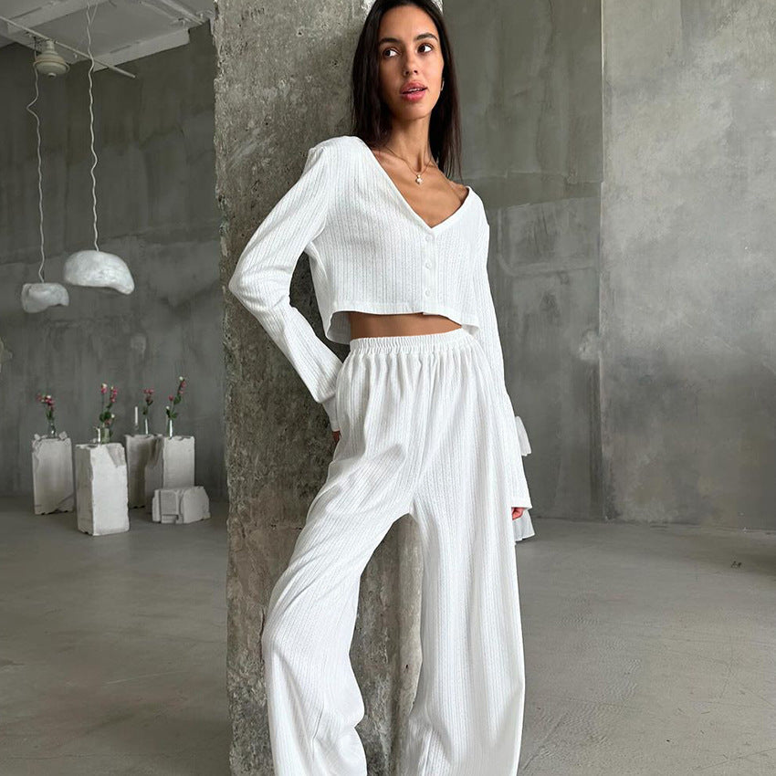 Dame afslappet lounge-sæt med moderigtigt crop-top og løse bukser Stilla