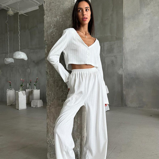Dame afslappet lounge-sæt med moderigtigt crop-top og løse bukser Stilla
