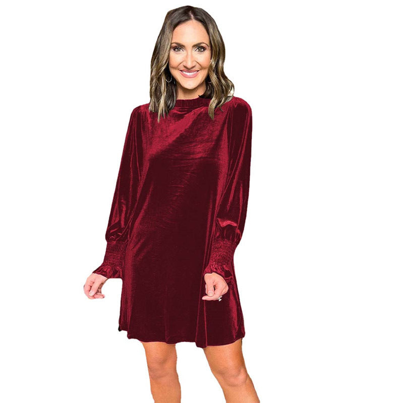 Dame Elegant fløjl kjole med lange, puffede ærmer og hævet krave Stilla