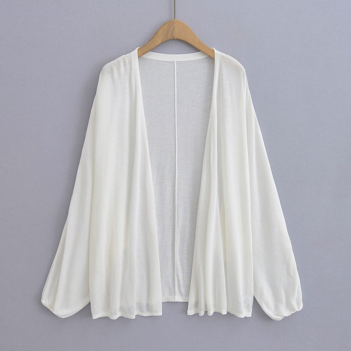 Dame afslappet cardigan i blød bomuldsblanding med elegant pasform og vidt skårne ærmer Stilla