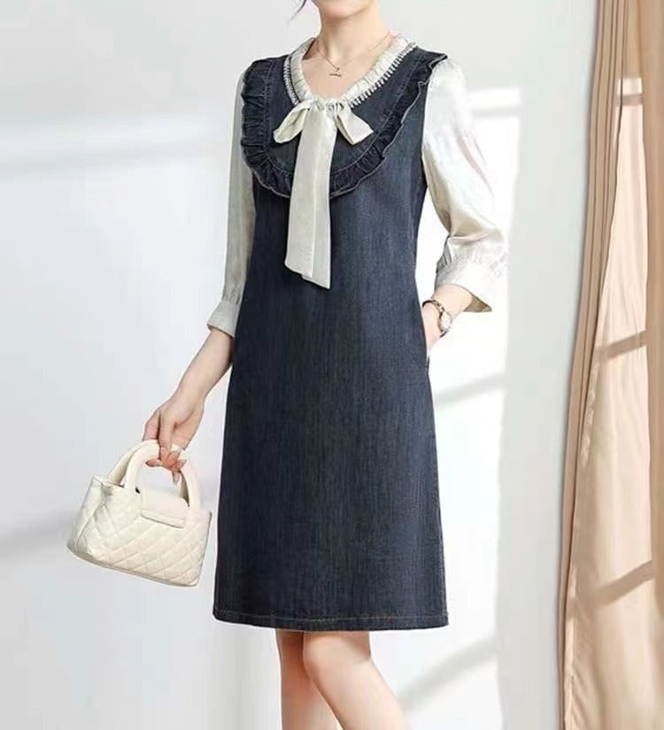 Dame Denim Kjole med raffineret flæsedetalje og elegant slipskrave Stilla