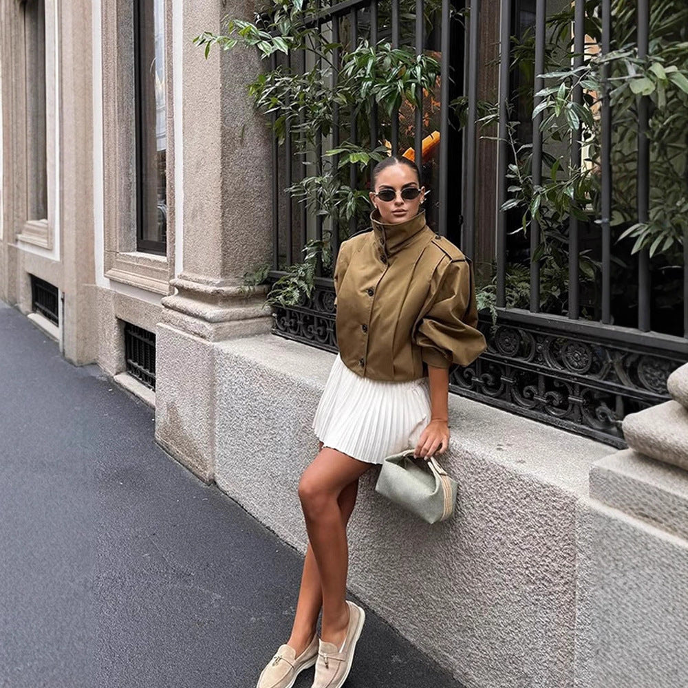 Dame cropped trenchcoat med elegante knapdetaljer Stilla