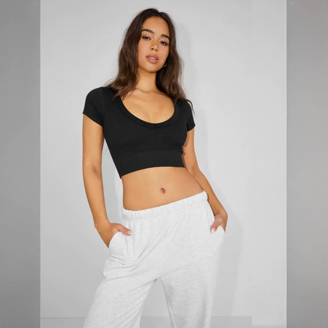 Dame Cropped Top med dyb V-halsudskæring og kort ærme Stilla