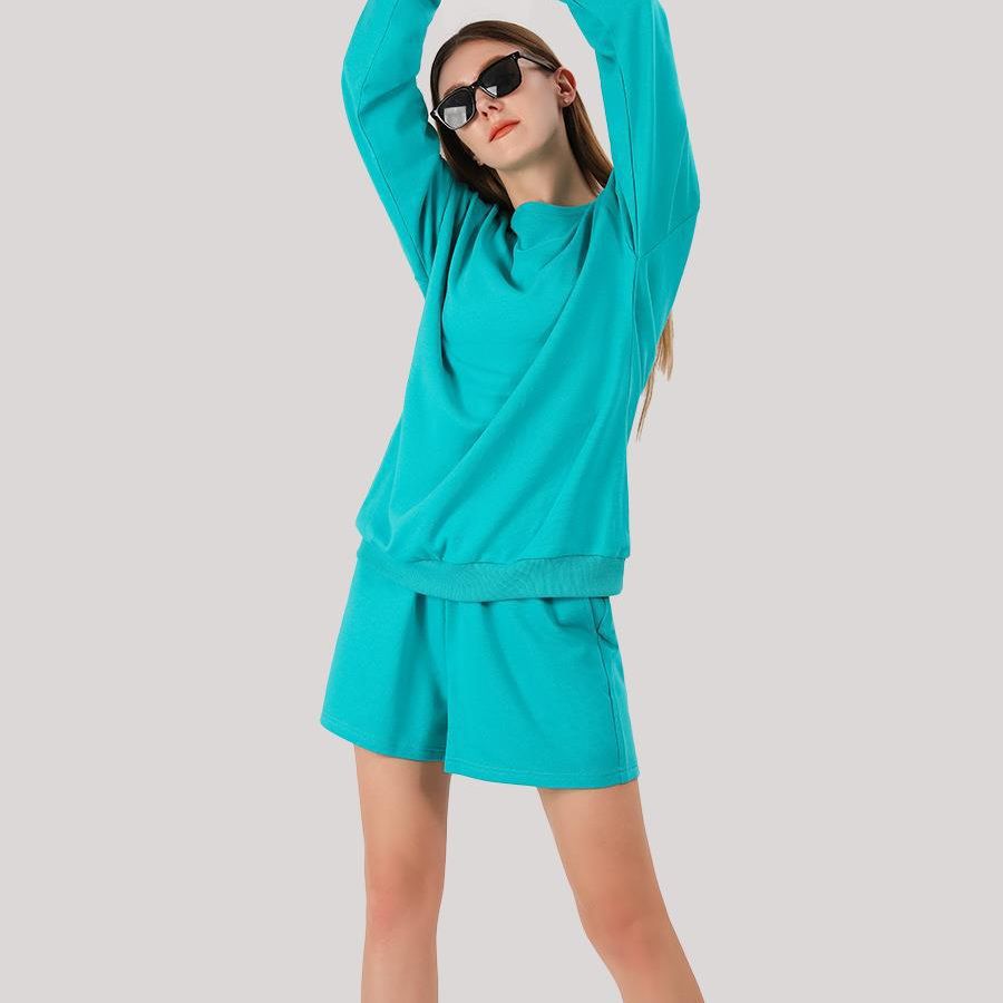 Dame afslappet fritids sportsæt med bred pasform og behageligt materiale Stilla