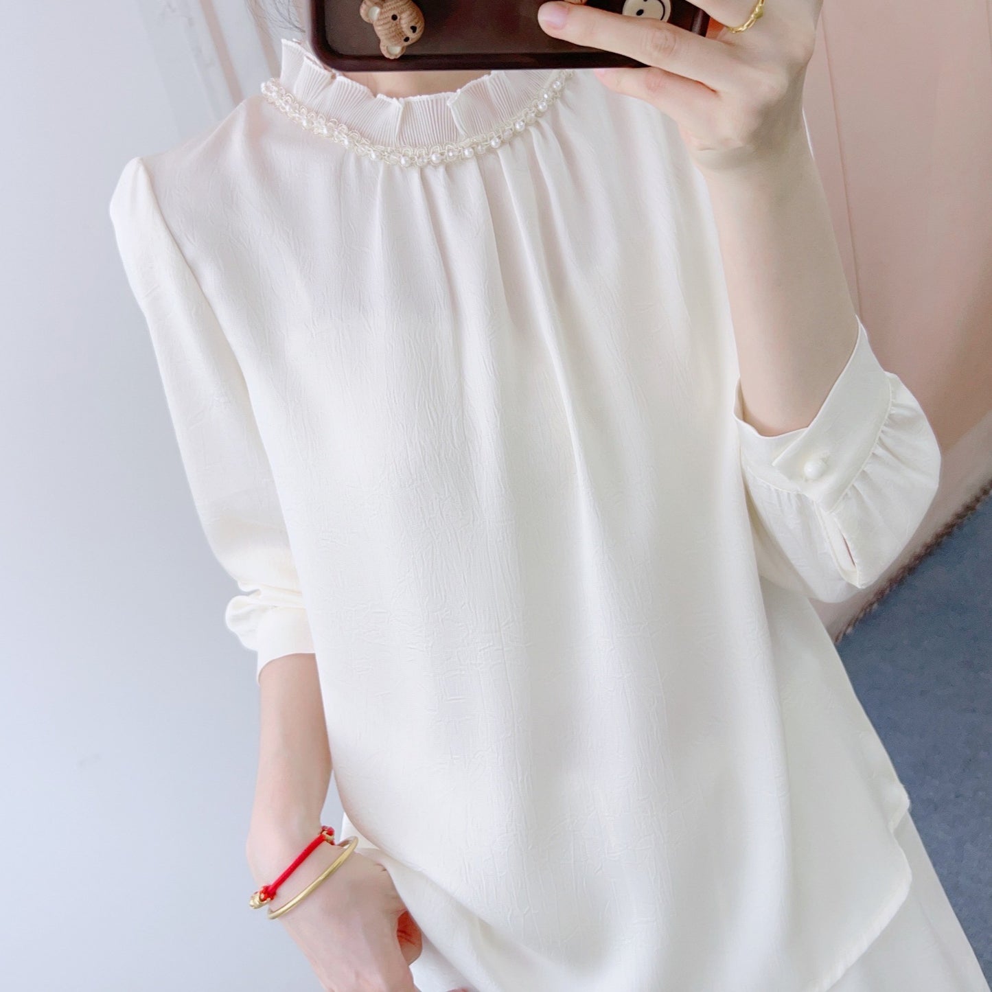 Dame elegant bluse med perlebesat krave og afslappet snit Stilla