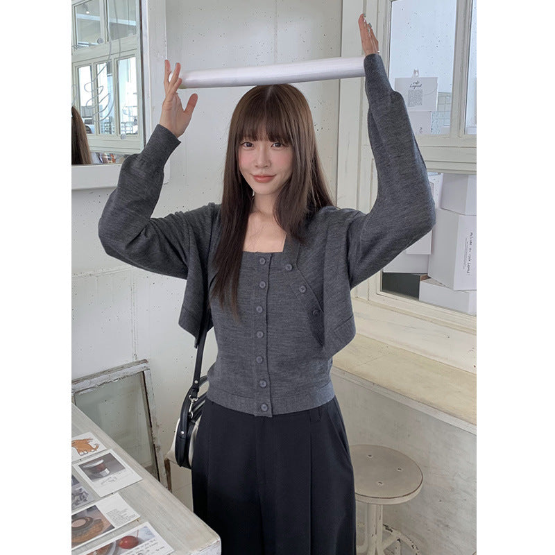 Dame cropped strikjakke med knapbar V-udskæring og lang arm Stilla