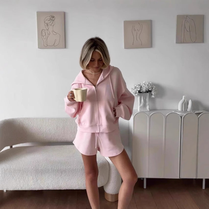Dame afslappet hættebluse med korte shorts og bindebælte Stilla