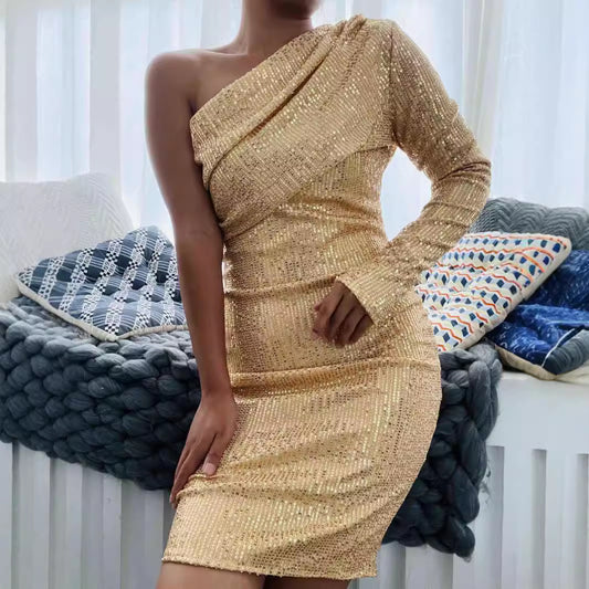 Dame Elegant Cocktailkjole med asymmetrisk design og glitrende detaljer Stilla