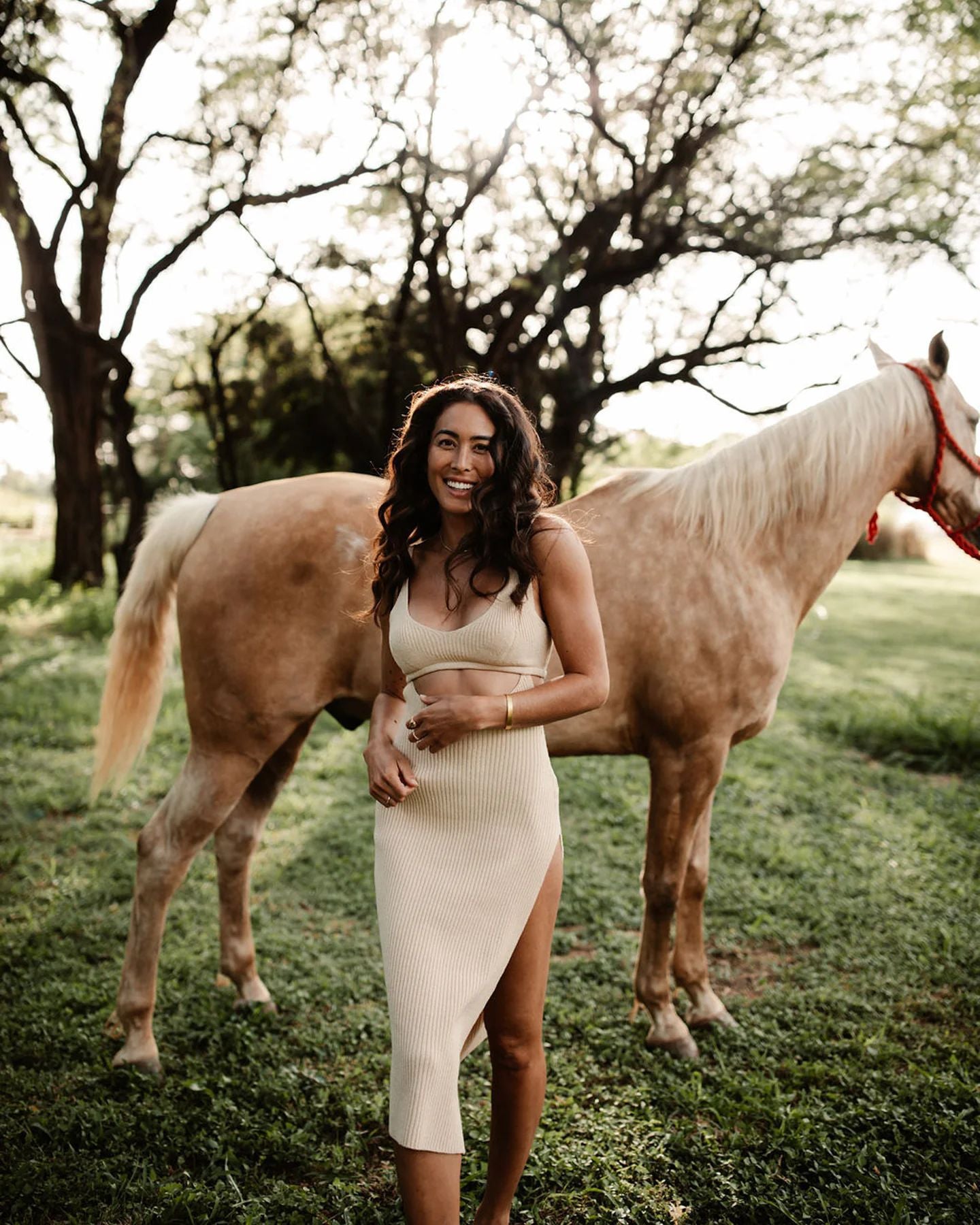 Dame Cut-Out Maxikjole med elegant slids og raffinerede detaljer Stilla