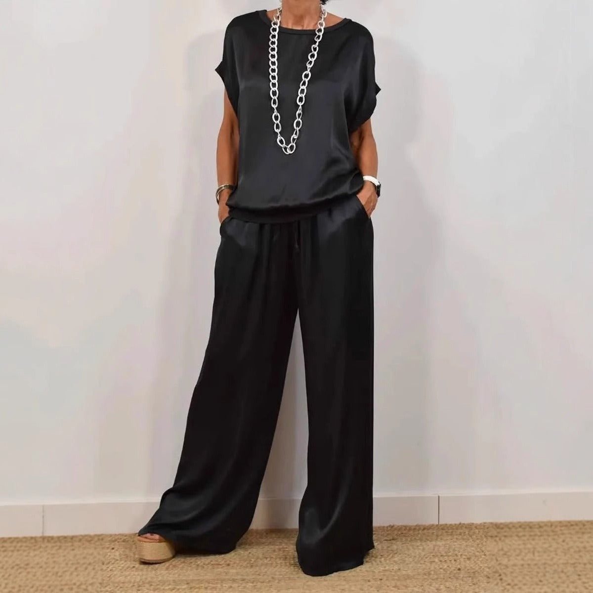 Dame afslappet fritids sæt med komfortabel pasform og elegant stof Stilla