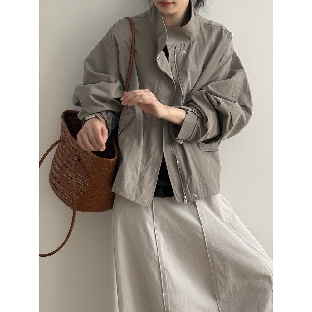 Dame afslappet overgangsjakke med ståkrave og praktiske lommer Stilla