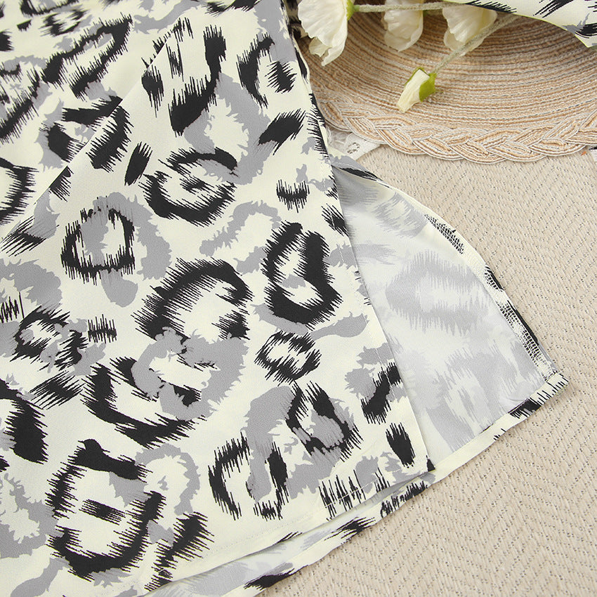 Dame afslappet pyjamasæt med moderne bladmønstre og bred pasform Stilla