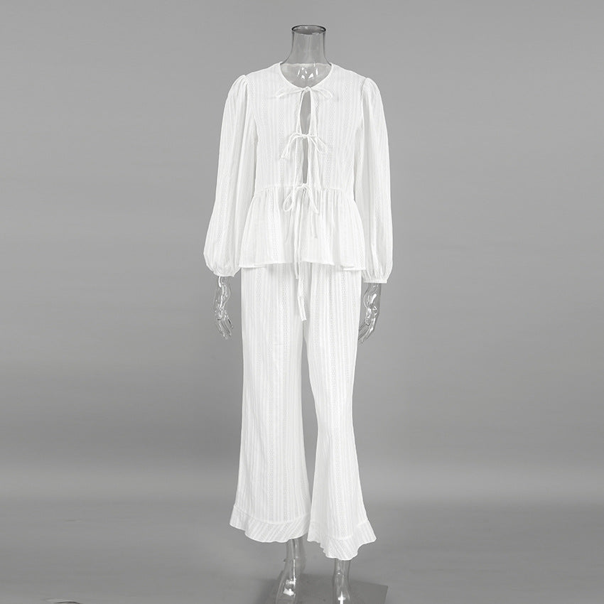 Dame afslappet pyjamasæt med luftig bluse og behagelige bukser Stilla