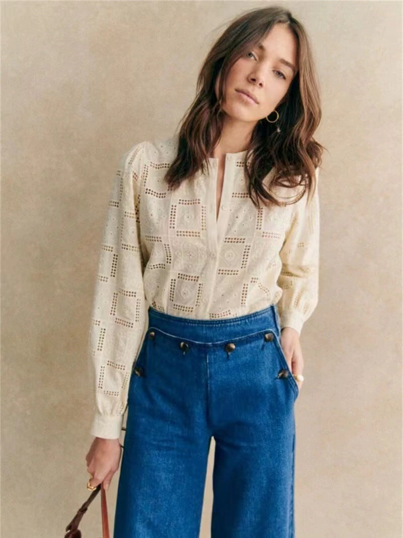 Dame elegant bluse med fint hulsyndesign og dekorativ ståkrave Stilla