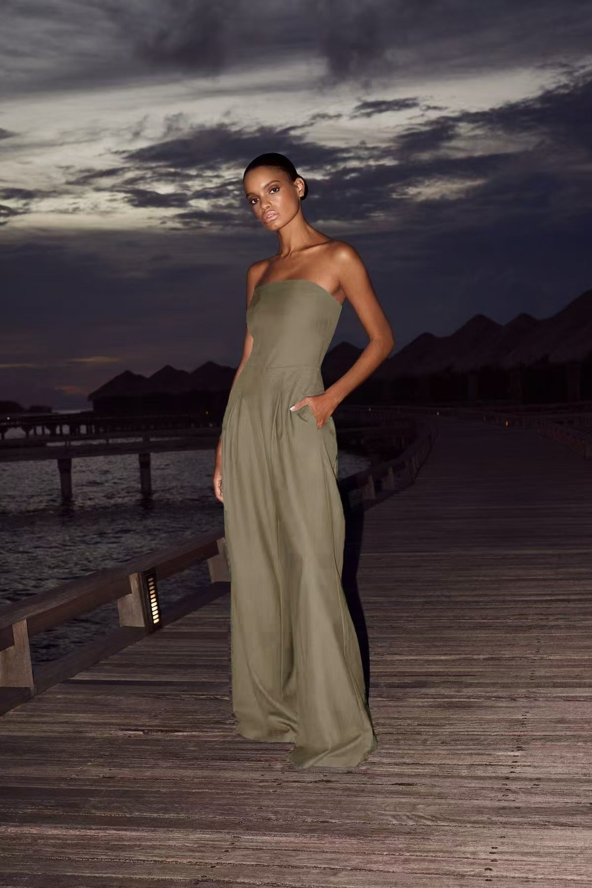 Dame Elegant Jumpsuit med smal overdel og bredt ben Stilla