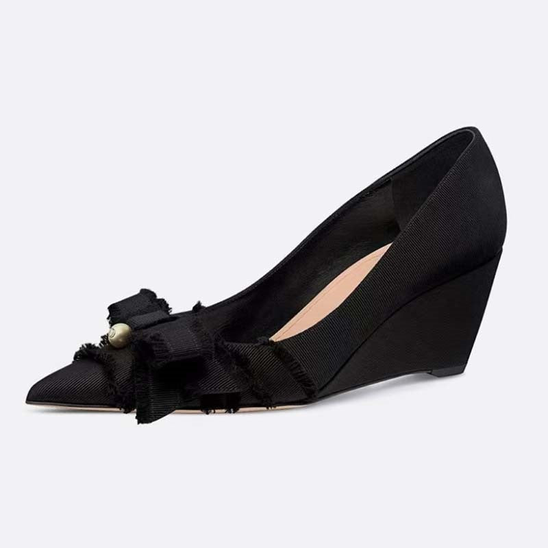 Femme Wedge Heel Spidssko med dekorative sløjfe detaljer  Stilla