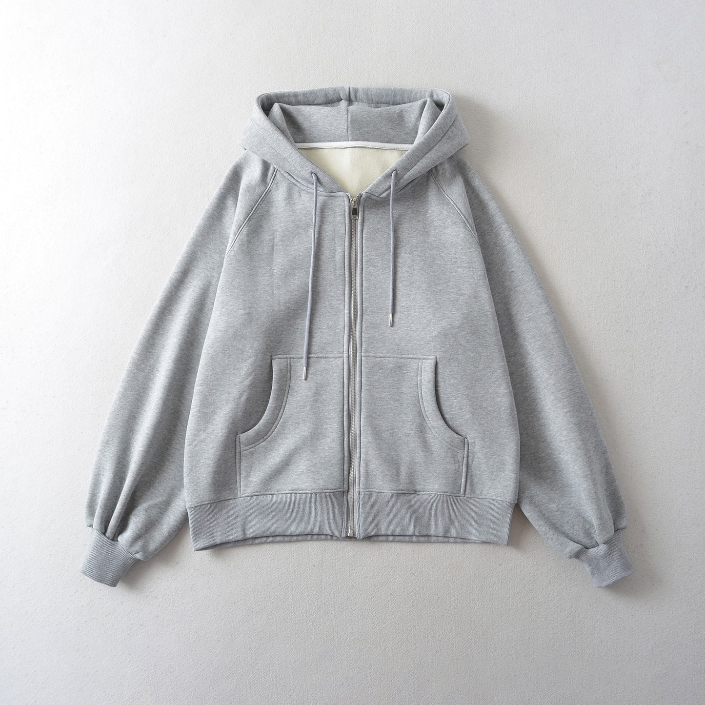 Dame afslappet hættejakke i oversized snit med sideindkapsling og høj kvalitet bomuldsblanding Stilla