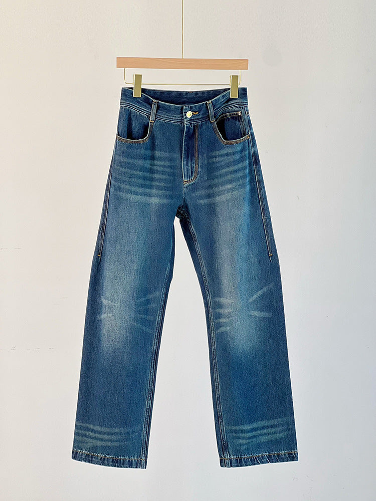 Dame afslappede jeans i moderne, loose fit med frynset kant og vintage-inspirerede accenter Stilla