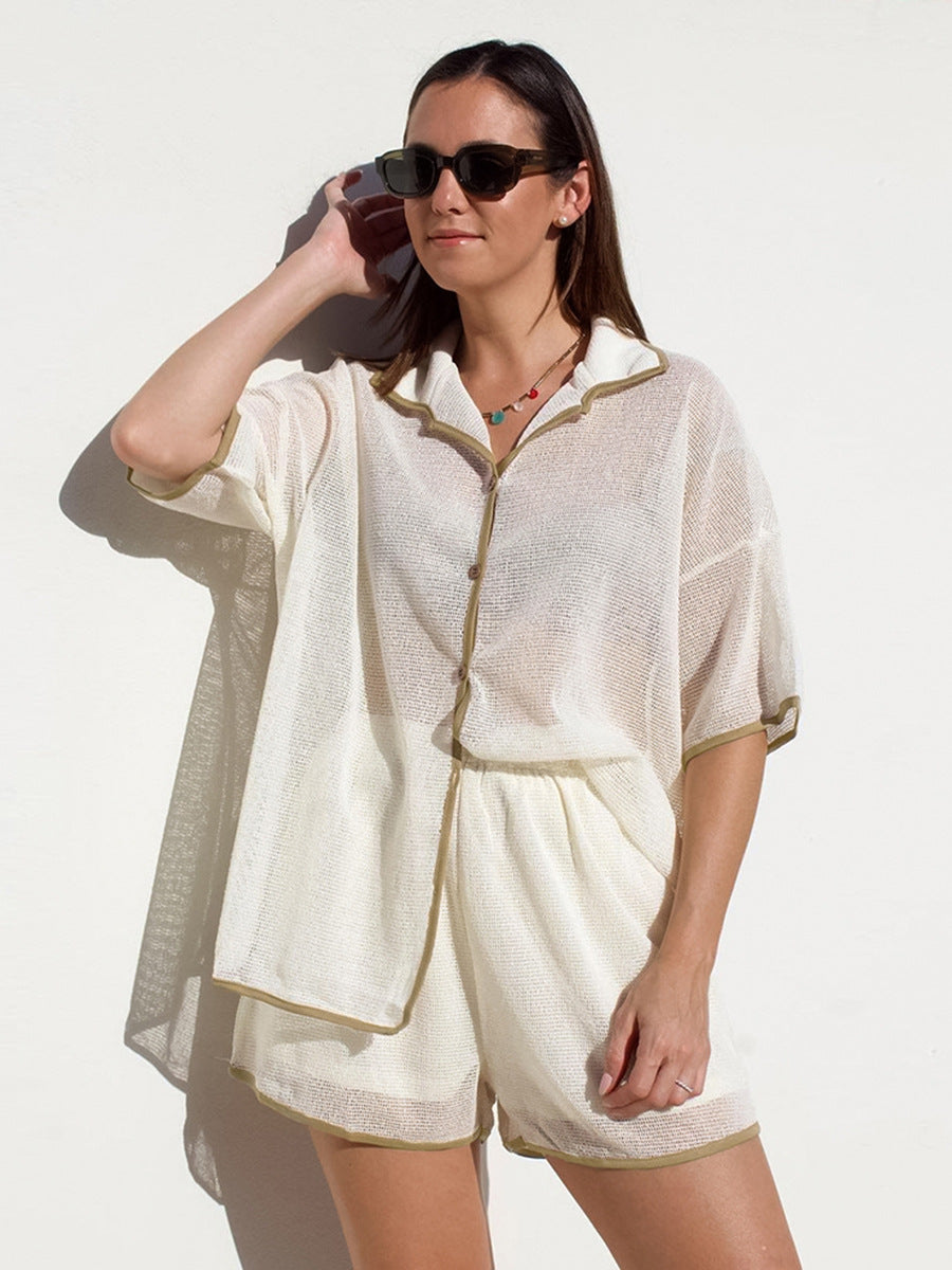 Dame afslappet strandoverdel med gennemsigtigt overdel og korte ben Stilla