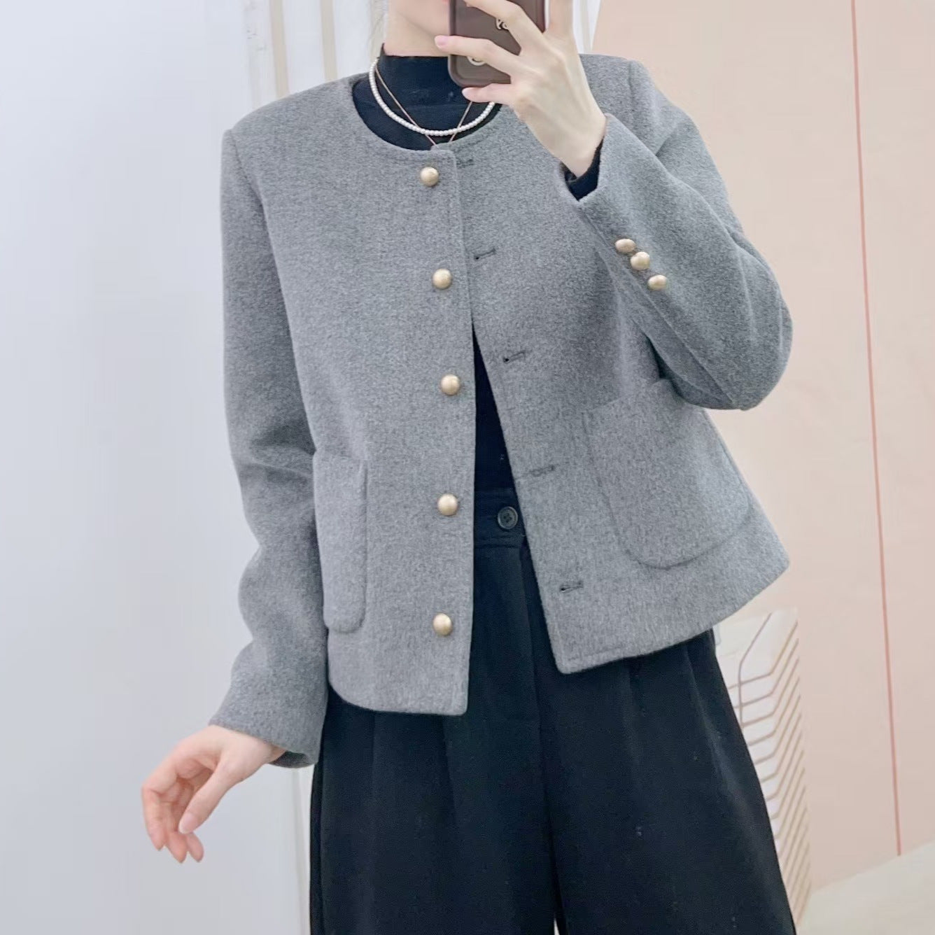 Dame elegant Boucle-jakke med dekorative knapdetaljer Stilla