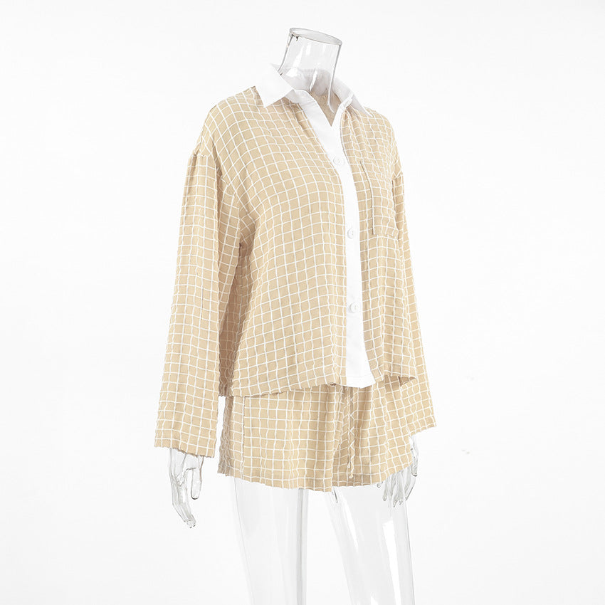 Dame afslappet pyjamasæt med ternet design og løs pasform Stilla