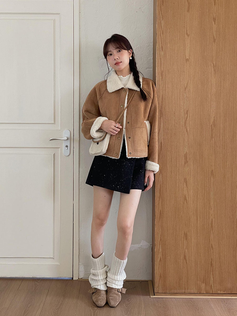 Dame afslappet mini nederdel med elegant knapdetalje og fin struktur Stilla