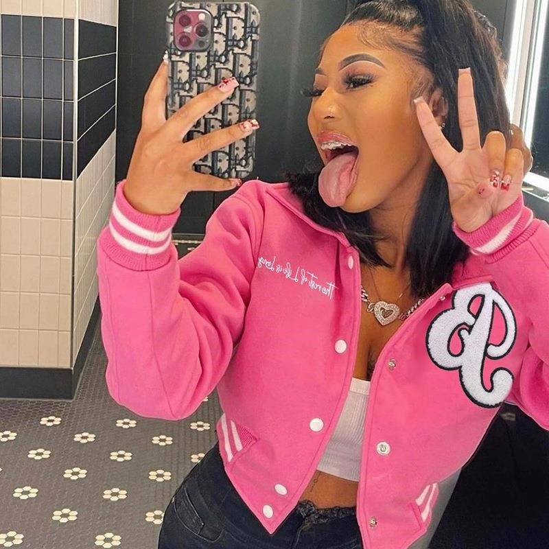 Dame afslappet OverSize-jakke med rummelige lommer og stilfuldt logo Stilla