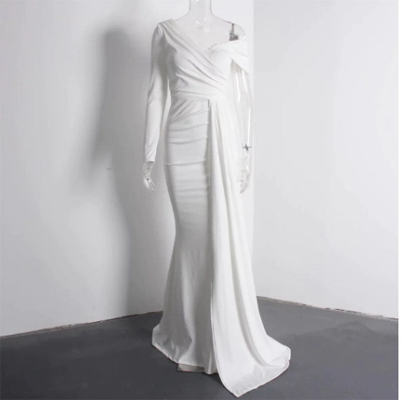 Dame elegant brudekjole med flydende design Stilla