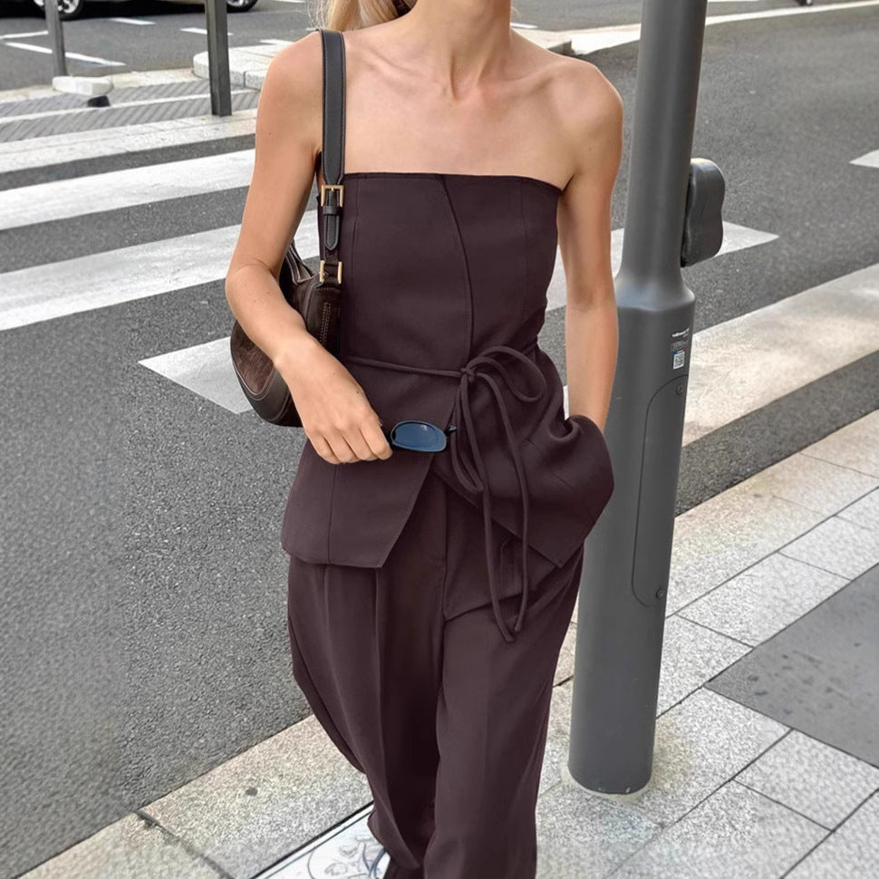 Dame To-delt Jumpsuit med tætsiddende shorts og elegant overdel Stilla