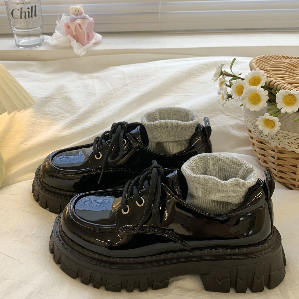 Dame Sneakers i moderne sokdesign med glat overflade Stilla