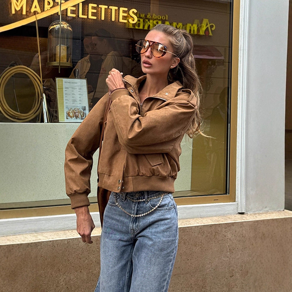 Dame afslappet kort jakke med voluminøse ærmer og lynlås Stilla