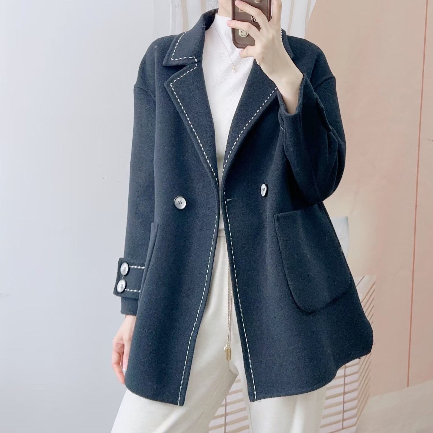 Dame Dobbelt række Uld Jakke med store lommer og elegante knapper Stilla