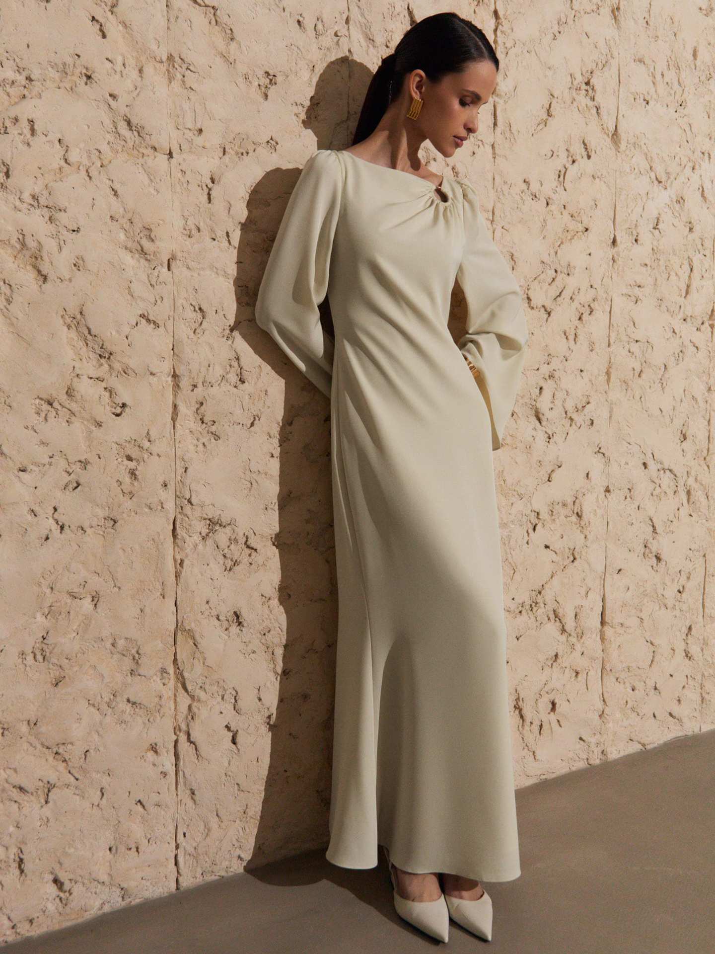 Dame Elegant aftenkjole med dramatiske ærmer Stilla