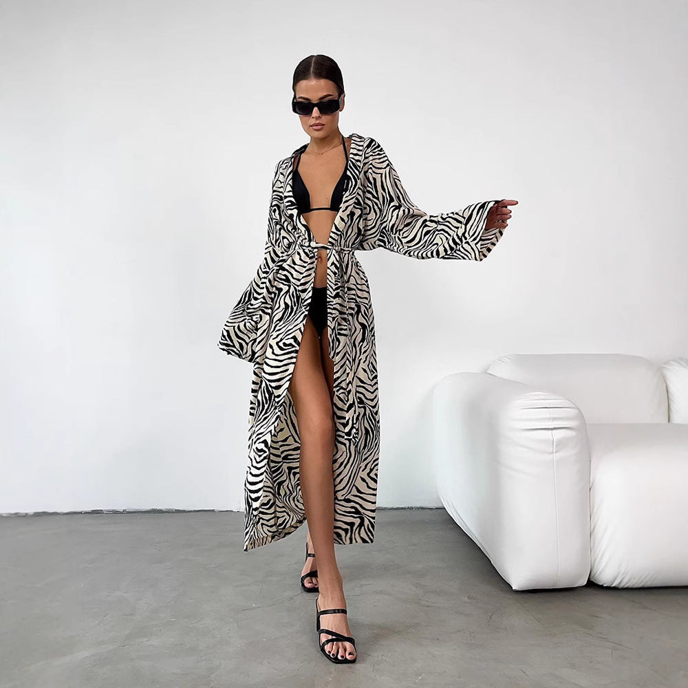 Dame elegant kimono med dyreprint og flydende snit Stilla