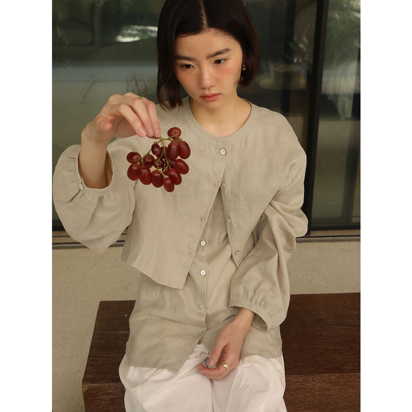 Dame afslappet linnedjakke med knaplukning og voluminøse ærmer Stilla