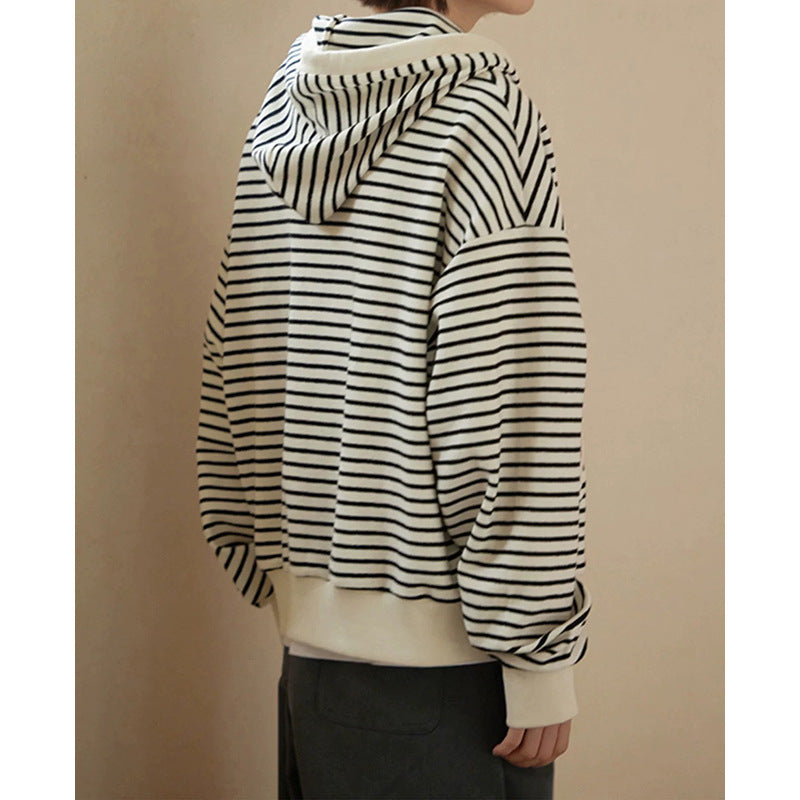 Dame afslappet hoodie med stribet design og høj krave Stilla