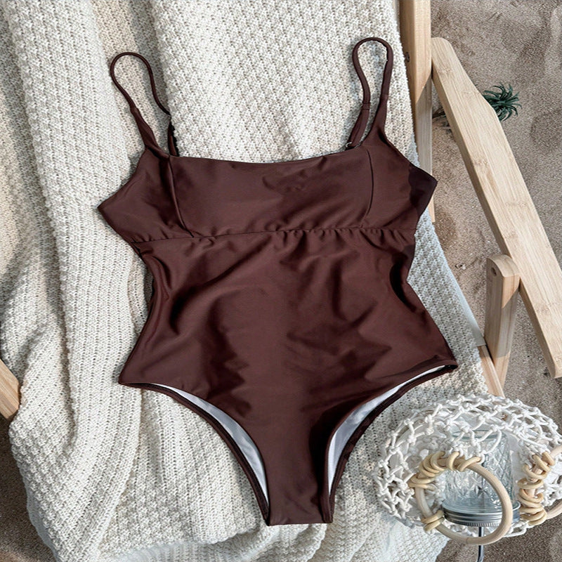 Dame Elegant Én-delt Badedragt med smalle stropper og figurskabende snit Stilla
