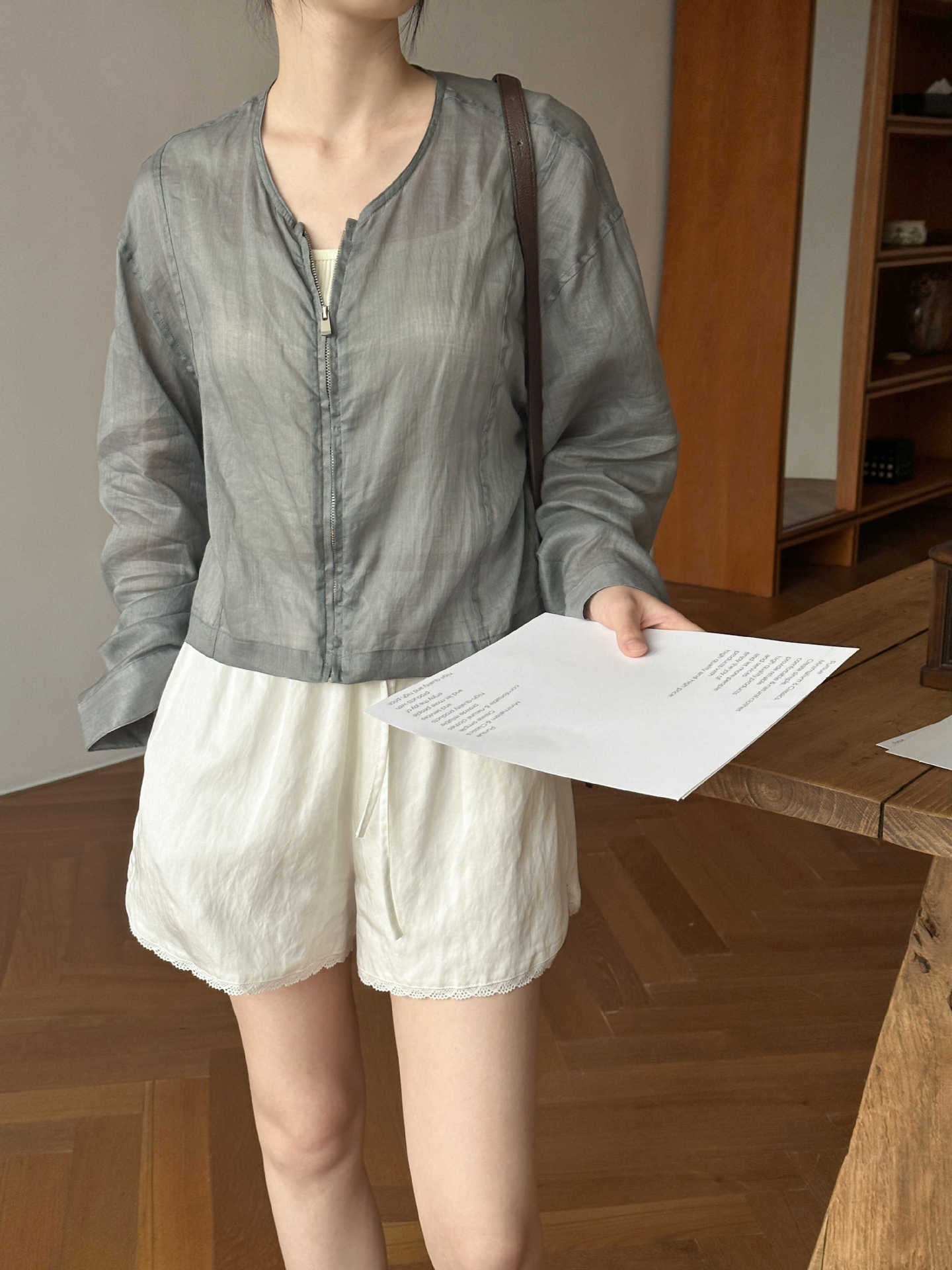 Dame afslappet linned top med svingende kant og raffinerede detaljer Stilla