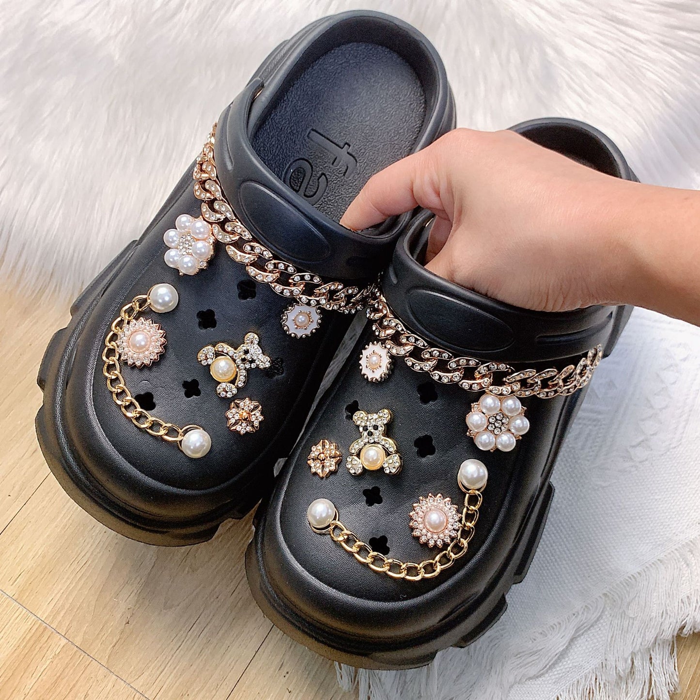 Dame Dekorative Clogs med funklende applikationer og modige udsmykninger Stilla