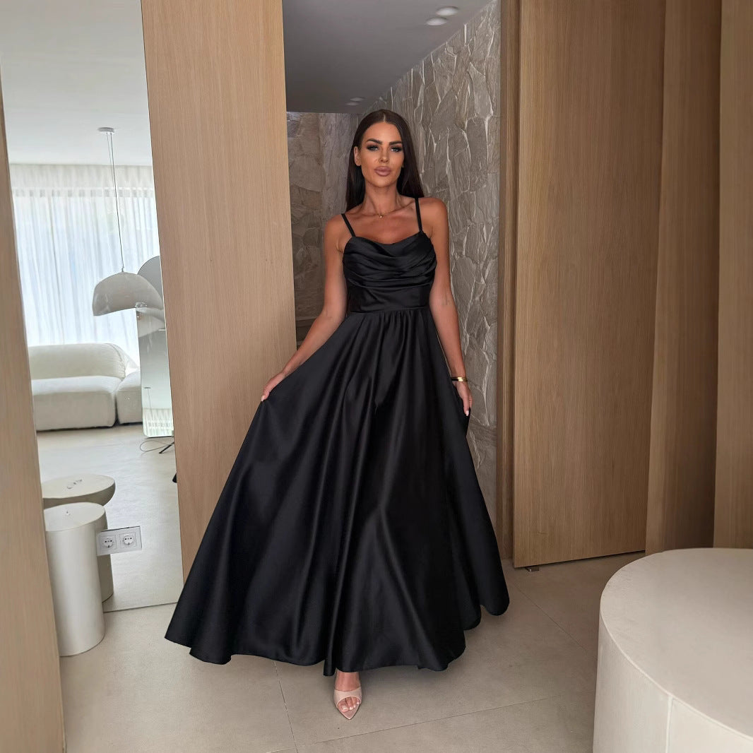 Dame elegant aftenkjole med draperet udskæring og højt ben split Stilla