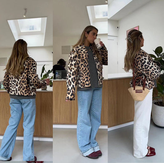 Dame Cropped Jakke i spændende Leo-design med praktiske lommer og afslappet krave Stilla