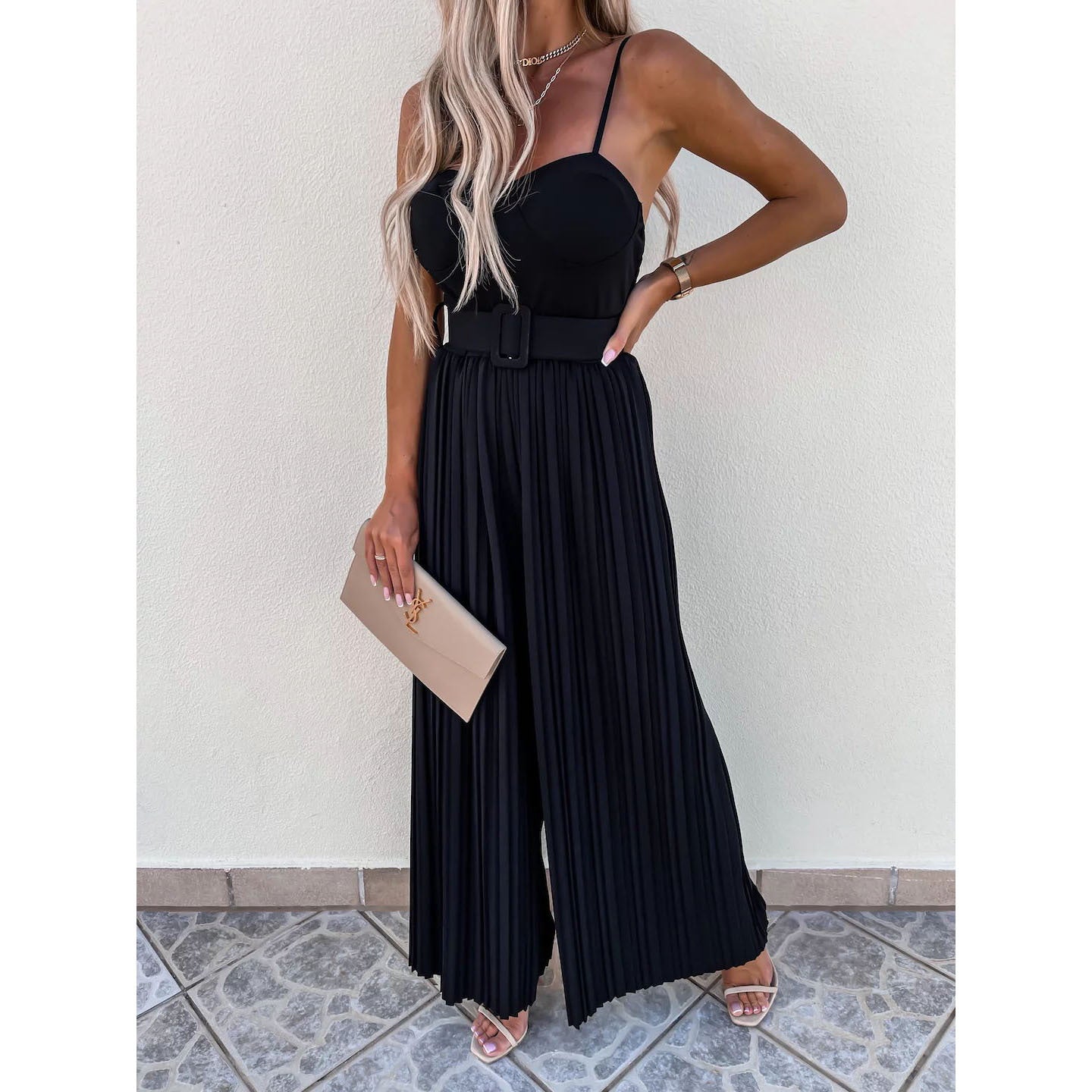 Dame Plisseret Jumpsuit med smalle stropper og bælte Stiila