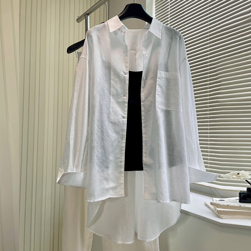 Dame afslappet langærmet bluse lavet af let, åndbart bomuldsstof med elegant brystlomme og moderne snit Stilla