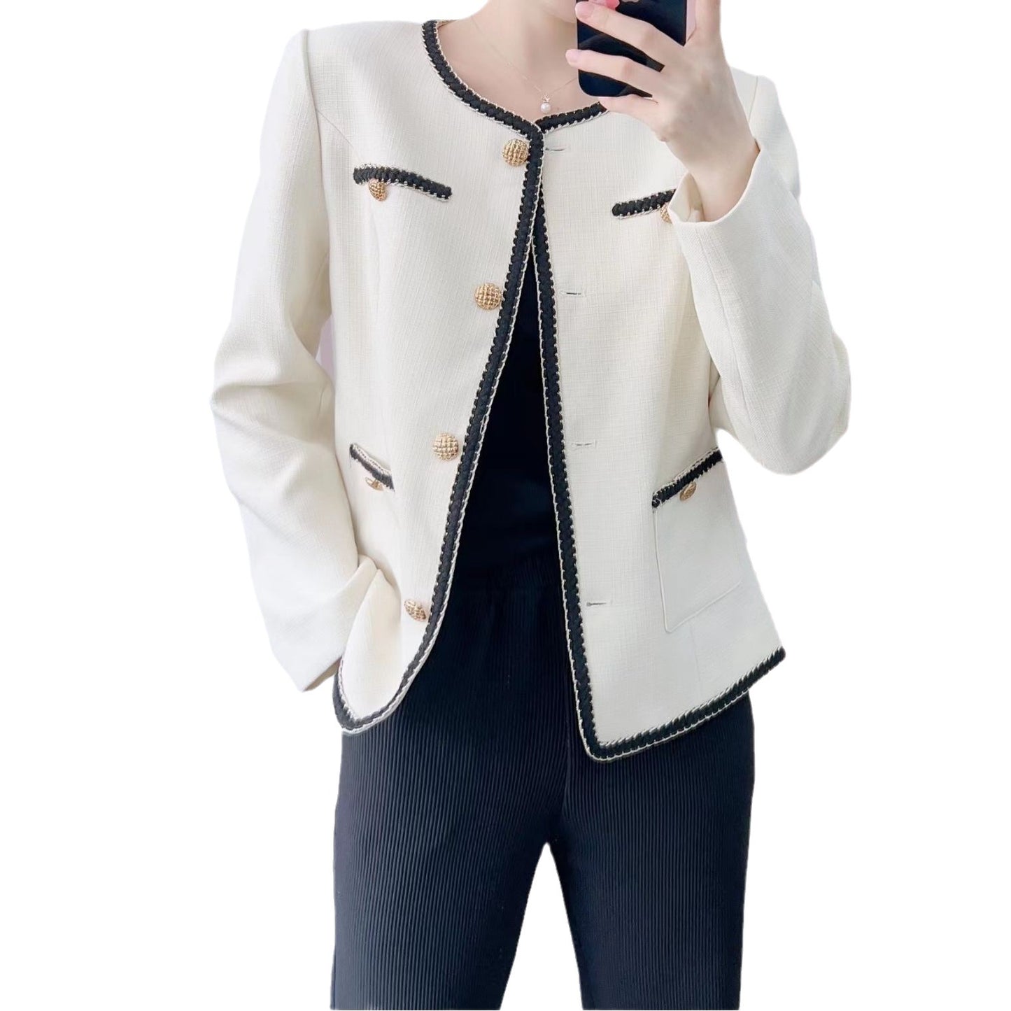 Dame Elegant Boucle-Jakke med dekorativ kontrastbesætning og gyldne knapper Stilla